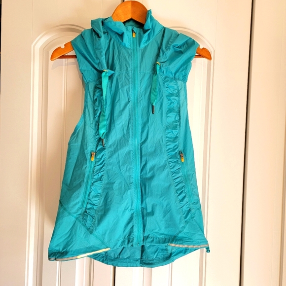 Lululemon mist wind proof running vest size 6. - Picture 1 of 4